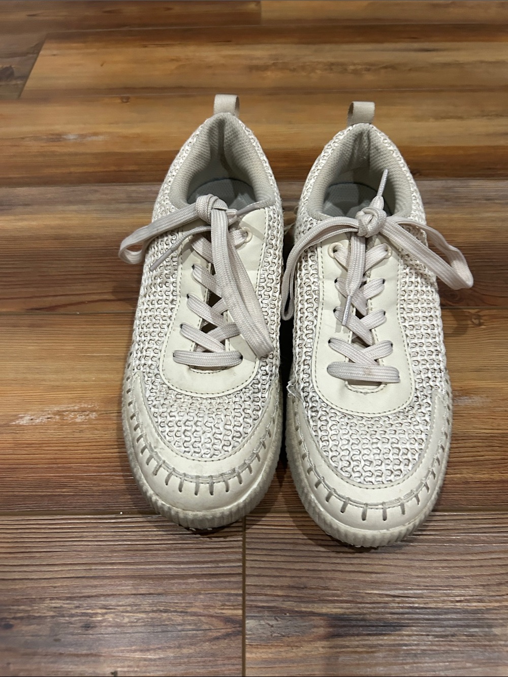 Breathable Cream Knit Lace-Up Women's Sneakers